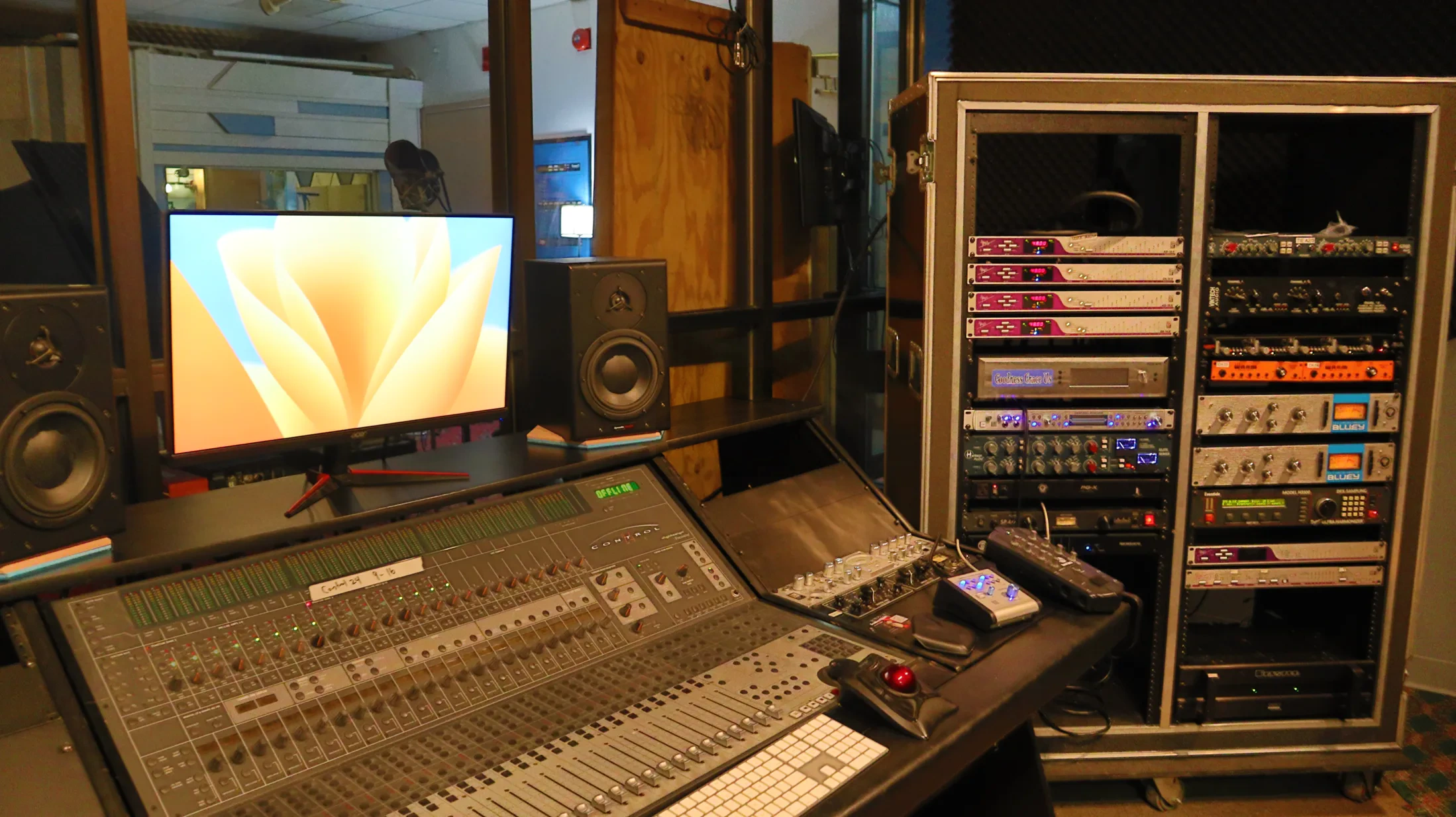 Studio Gear & Yamaha C6 | Pearl River Sound Co.